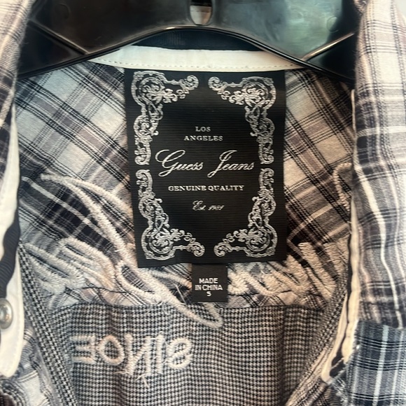 Guess button-down shirt - Picture 4 of 4